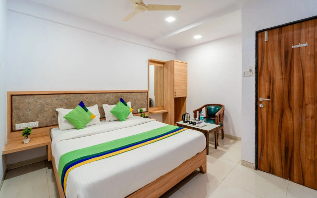 OYO 23365 Hotel Bright Plaza