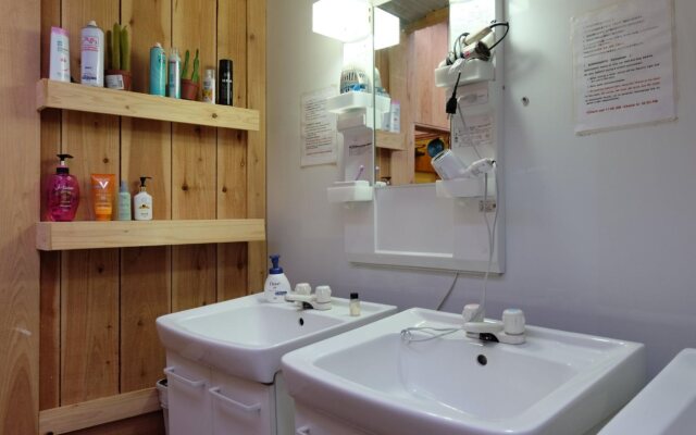 Sophiearth Hostel & Apartments