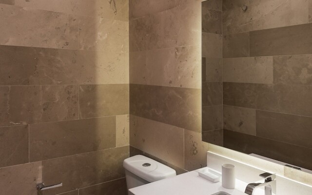 New and modern 2BR downtown apartment by Happy Address