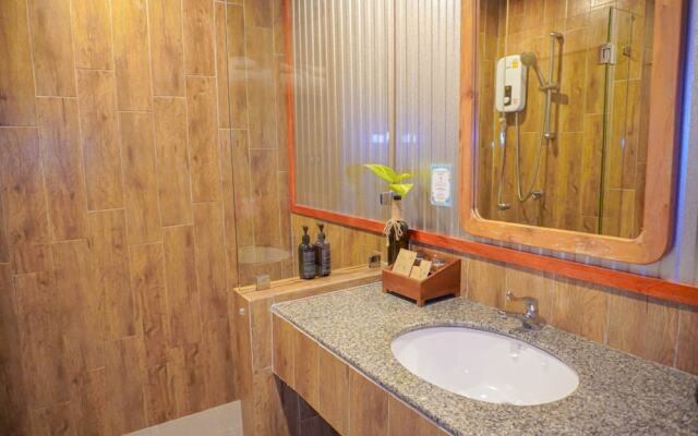 Dugong Village-Green Hotel