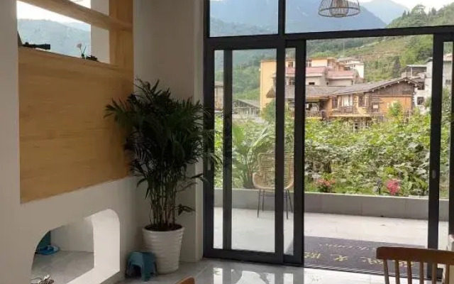 Wenchuan Shili Qingshan Homestay