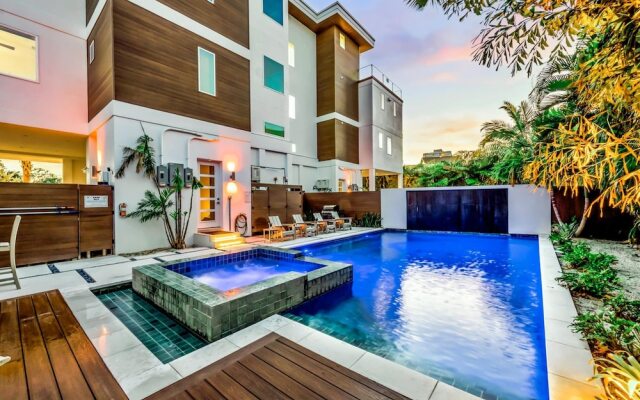 The Upper Deck in Siesta Key