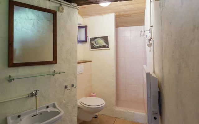 Estate in Dordogne Near Sites