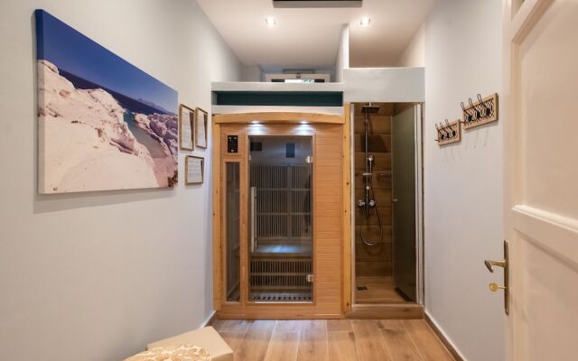 Blue Ark Lavish Sauna Suite