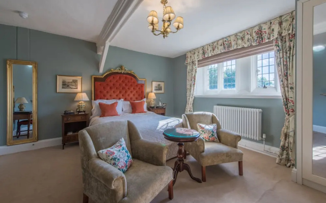 Rushton Hall Hotel & SPA