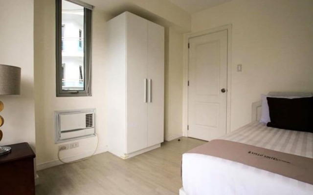 Azure Rio West Wave Pool 1 Bedroom near Airport