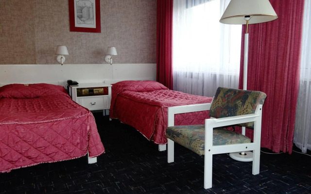 Hotel Gromada Pila