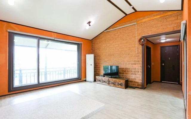 Yongin Byeolbaragi Pension