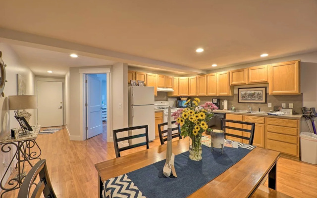 Cute Grand Haven Apartment: Walk Downtown Streets!