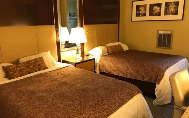 Cardinal Court Motel