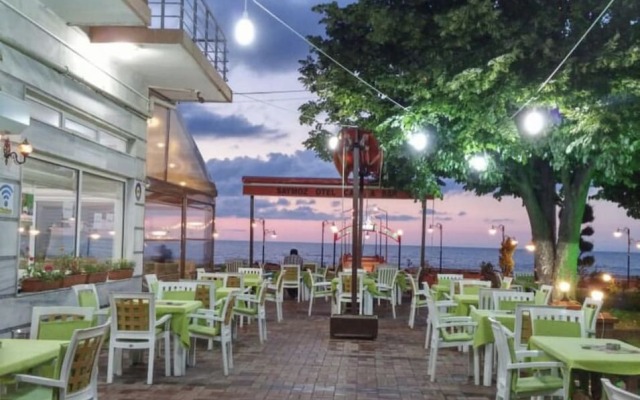 Saymoz Hotel