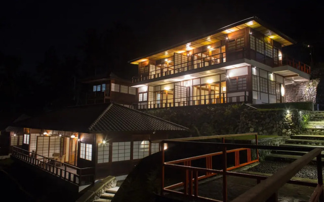 Suarapura Resort and SPA