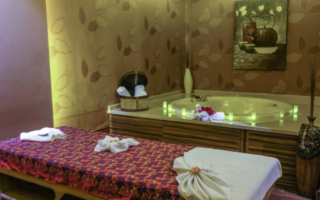 Bodrum Holiday Resort & Spa