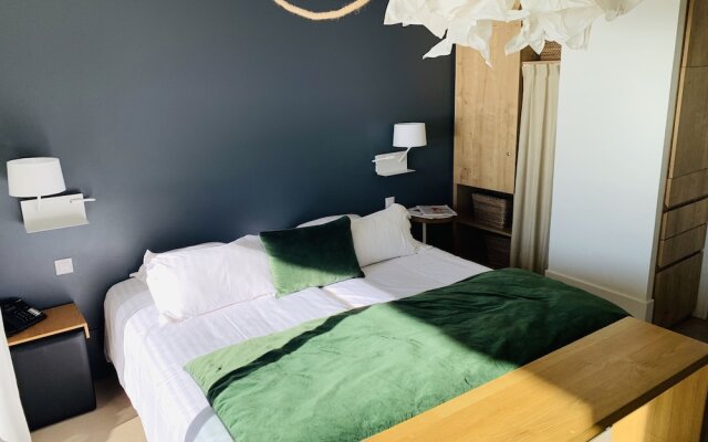 Hotel Plein Large
