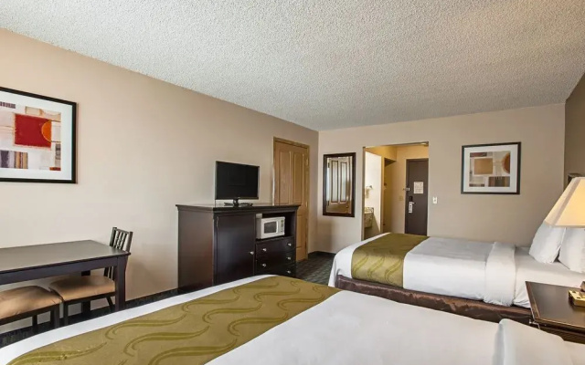 Quality Inn & Suites Pacific Seattle