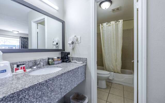 Travelodge by Wyndham Jackson I-40 Exit 82