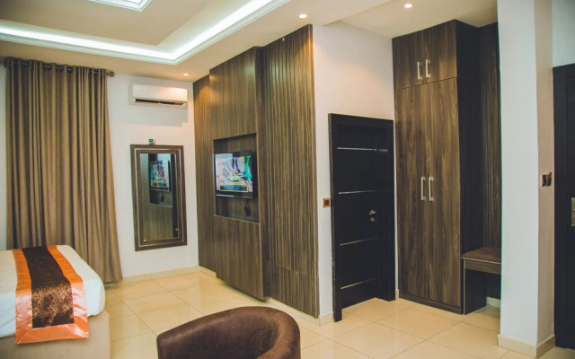 Entrust Hotel and Suites