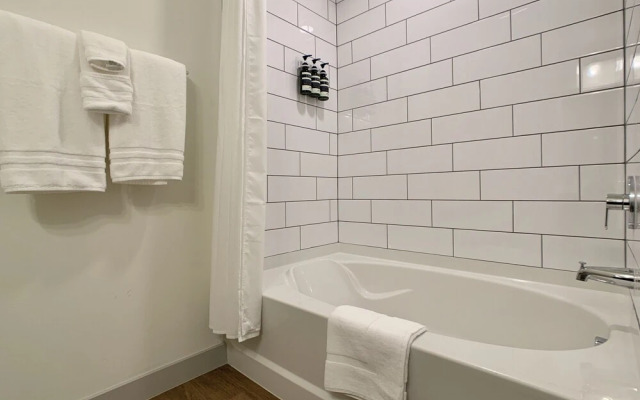 Kasa Phoenix Encanto Village Apartments