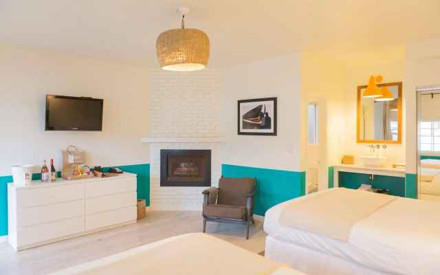 Cambria Beach Lodge