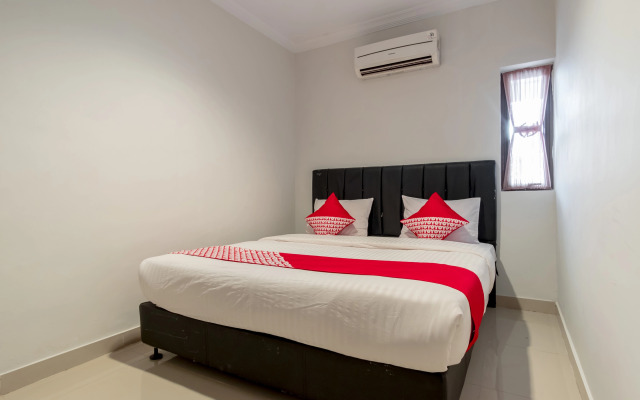 Super OYO 283 Helvetia Residence