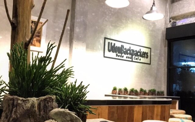 UdonBackpackers Beds and cafe