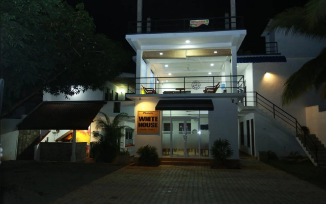 OYO 468 White House Holiday Resort