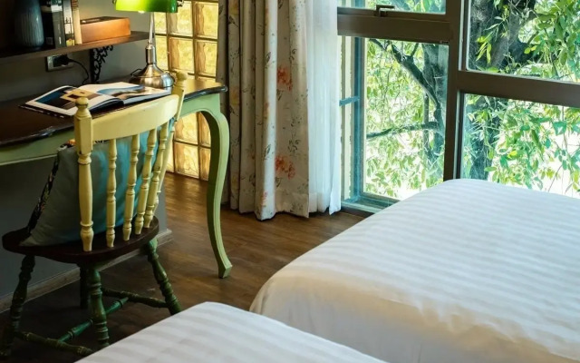 Tints of Blue Hotel