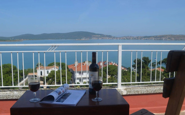 Tunç Otel - Ayvalık