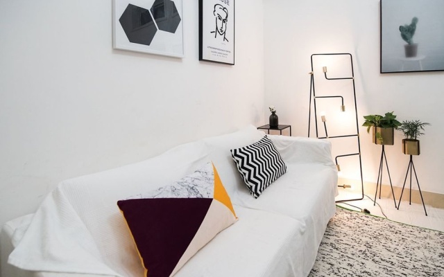 Wild Strawberry – Guest Rooms – Shanghai