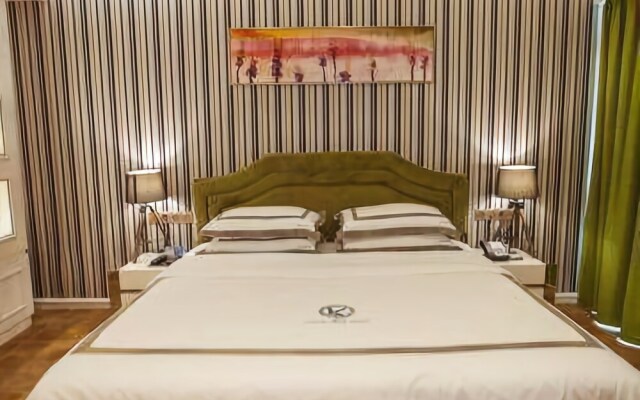 Lock Hotel