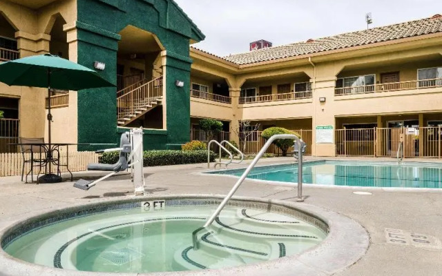 Quality Inn & Suites Lathrop South Stockton