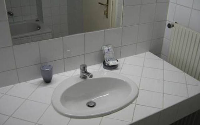Carlton Suites