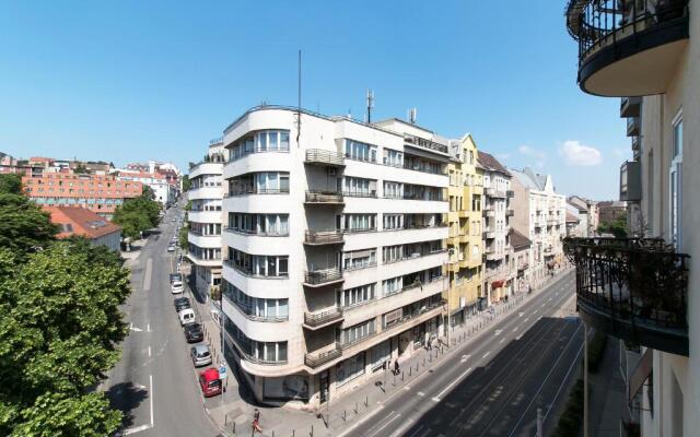 Little Americas Hillside Apartments