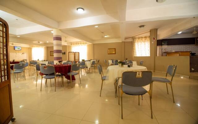 Glamossay Hotel