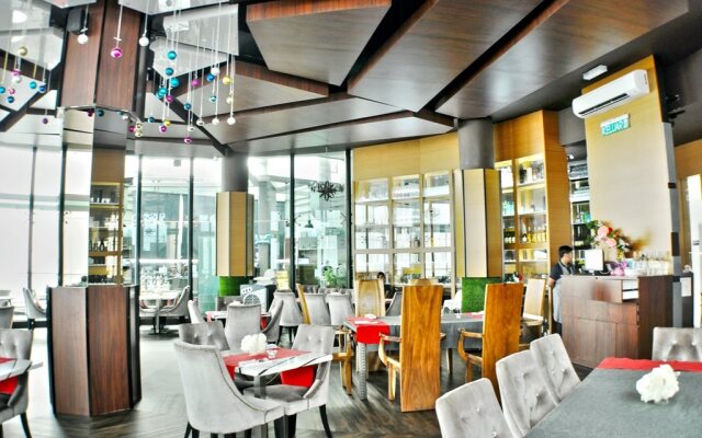 NaiBnB @ Regalia Residence