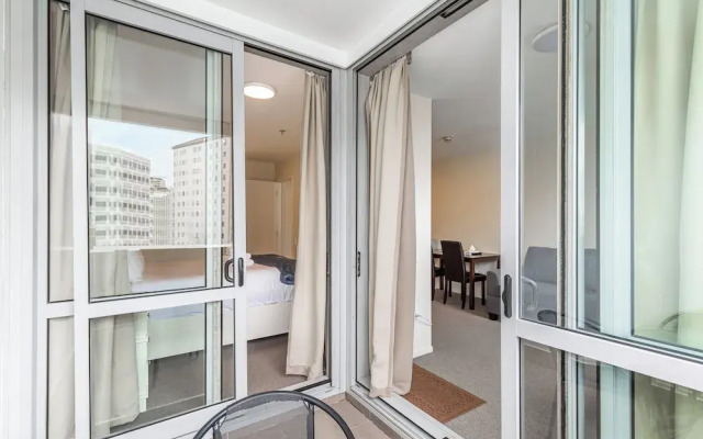 Cosy Central 1Br With Balcony!