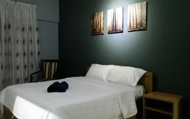 Waterfront Holiday Suites @ Marina Court Resort Kota Kinabalu