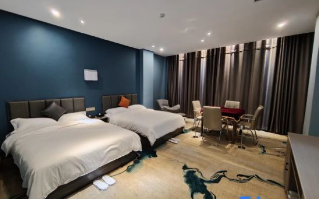 Weining Yueminlong Hotel