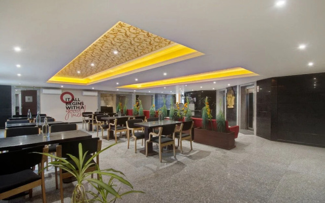 Oyo Townhouse  132 Hotel The Grand