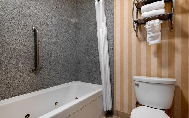 Holiday Inn Express & Suites Lathrop by IHG