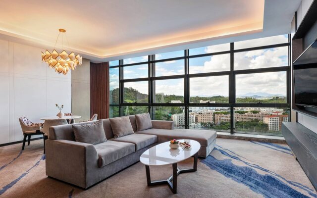 Mercure Shenzhen Longgang - Pinghu Railway Station
