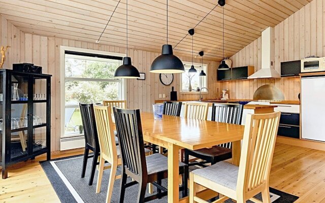 10 Person Holiday Home in Vaeggerlose