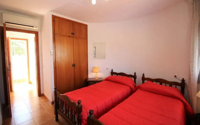 Elegant Family Villa With Pool, Mooring