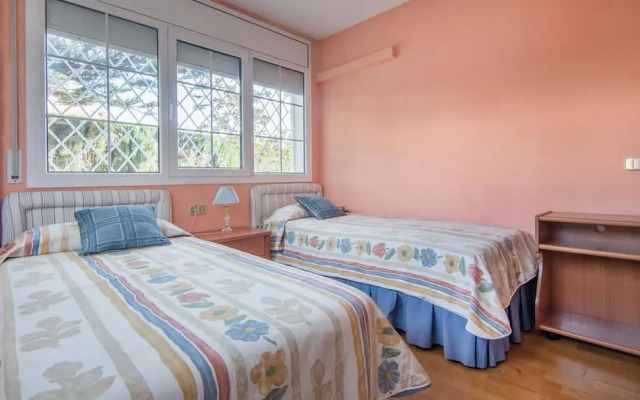 Gallery Villa 650M from the Beach (R81)