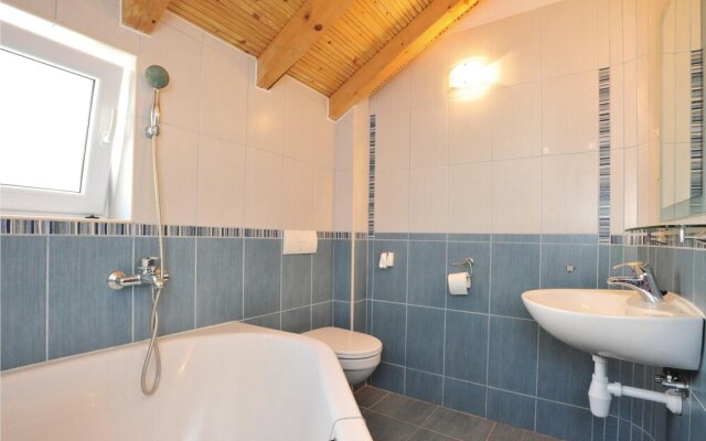 Beautiful Home in Brist With 2 Bedrooms and Wifi