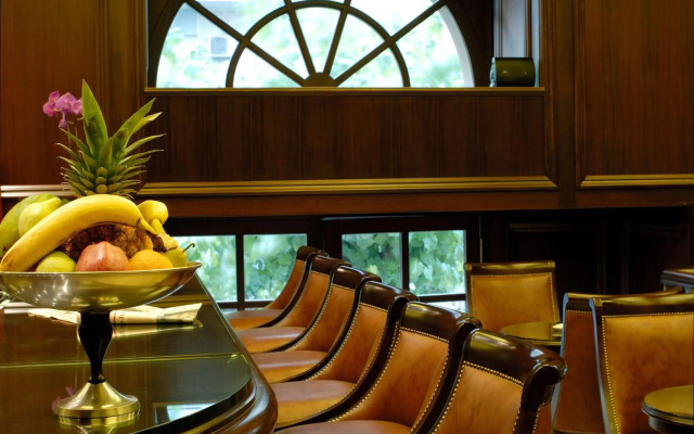 Hera Hotel