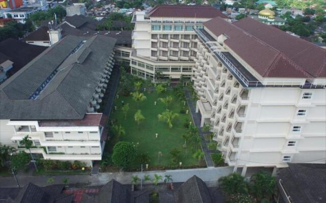 Lombok Raya Hotel