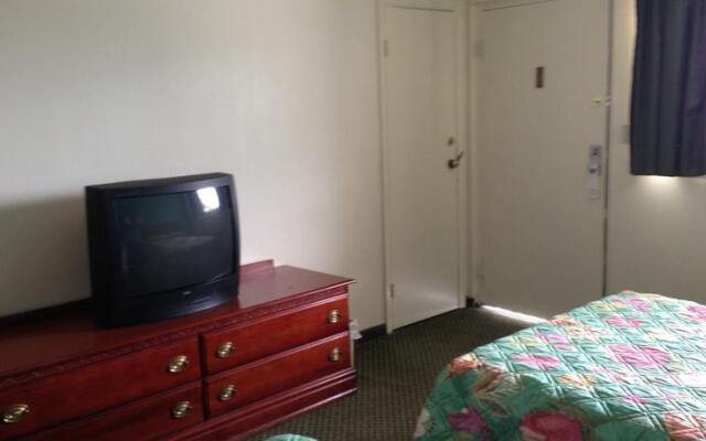 Regency Inn - Terre Haute