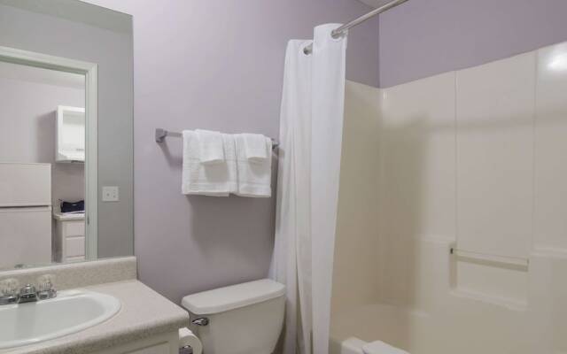 Savannah Suites - Arvada, Colorado