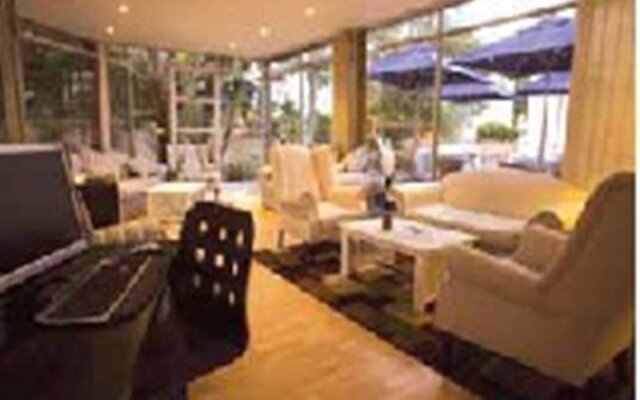 Silver Oaks Boutique Hotel